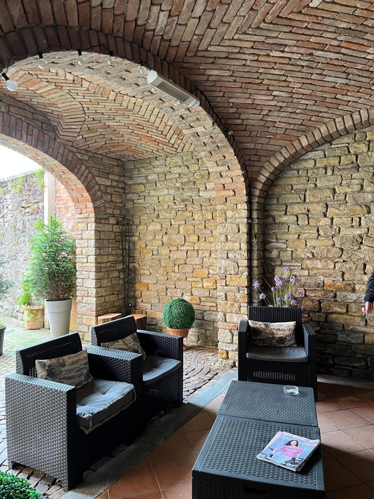 Il Castello Di Bubbio Hotel Exterior foto
